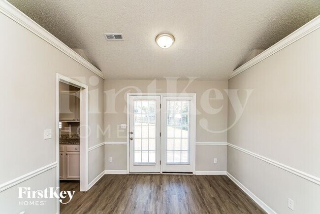 Foto del edificio - 2466 Shadow Valley Rd