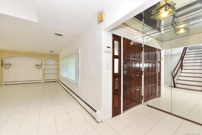 Foto del edificio - 60 Melville Ln