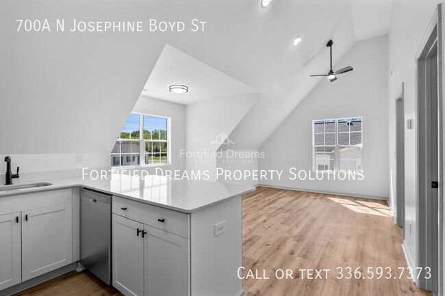 Foto del edificio - 700 N Josephine Boyd St