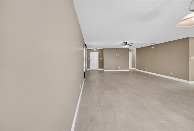 Foto del edificio - 2215 Splendor Ct
