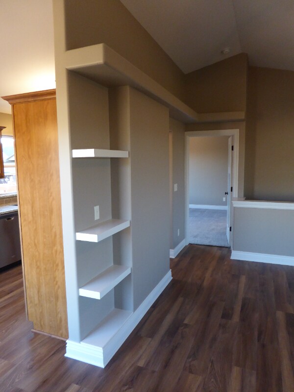 Building Photo - 2102 E Cedar Tree St