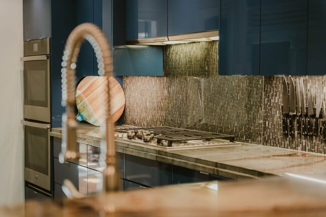 Foto del edificio - 1124 Dilworth Crescent Row