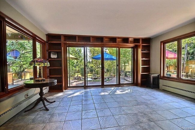 Building Photo - 7470 Pike View Ct