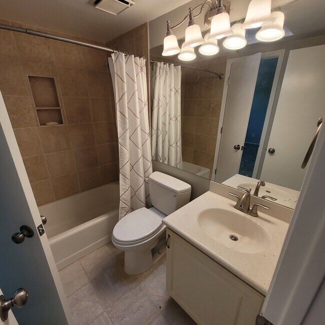 Building Photo - 7473 Liberty Bell Dr