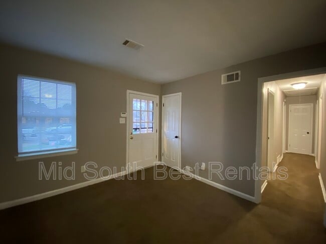 Building Photo - 3424 Piney Woods Ave