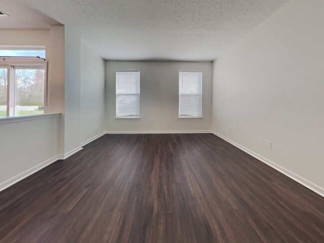 Foto del edificio - 1693 Copeland Farms Dr