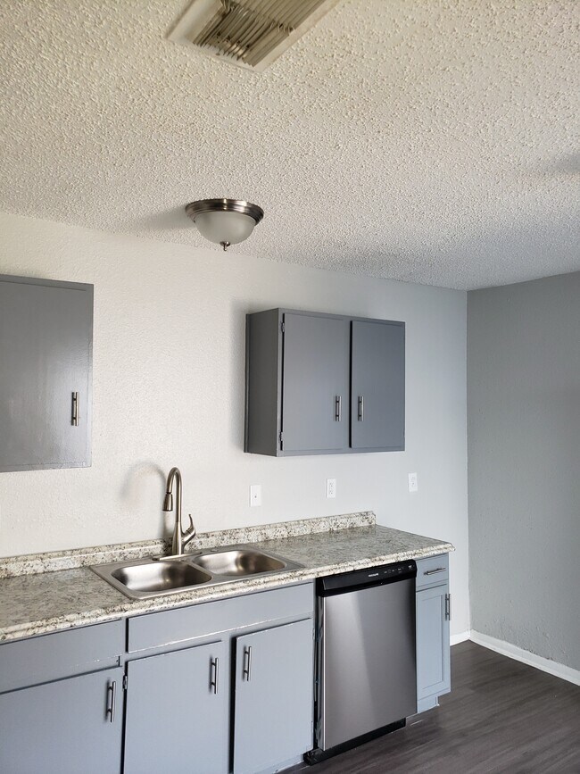 Foto del edificio - 4883 Aspen Wood Dr,