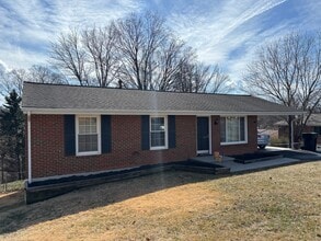 Building Photo - 449 Missimer Ln