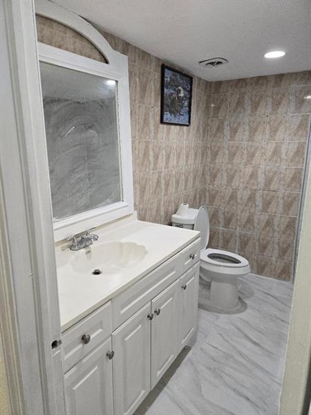 Building Photo - 5461 SW 38th Ct