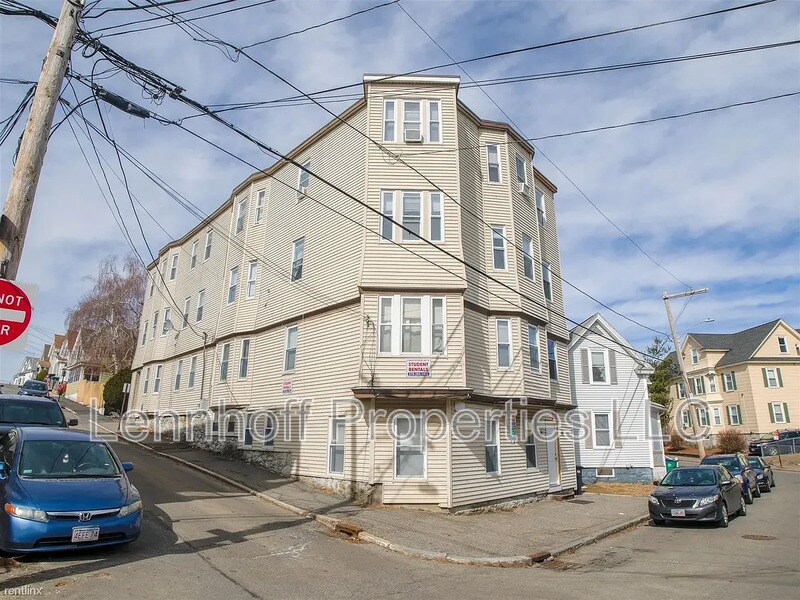 Primary Photo - 82 Gershom Ave