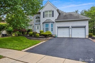 Building Photo - 38 Larkspur Dr