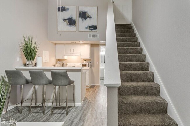 Foto del edificio - 1 br, 1 bath Condo - 715 Garden Shadow Ln ...