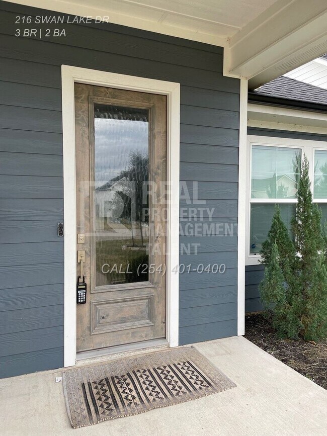 Foto del edificio - 216 Swan Lake