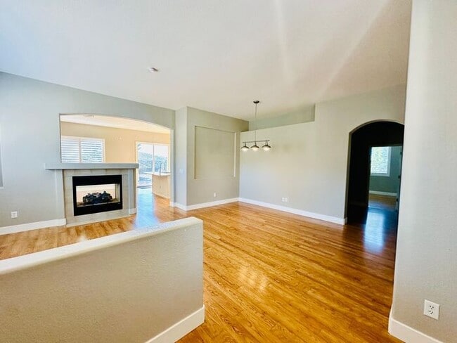 Building Photo - 6350 Cedar Waxwing Ct