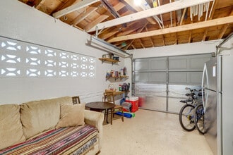 Building Photo - 12 S Arcturas Ave