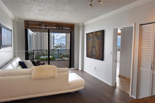 Foto del edificio - 540 Brickell Key Dr