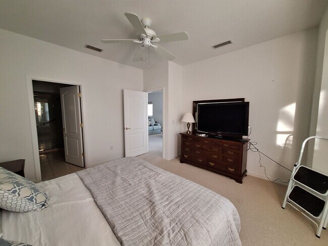 Building Photo - Lovely Villa in Gated Community in Venice