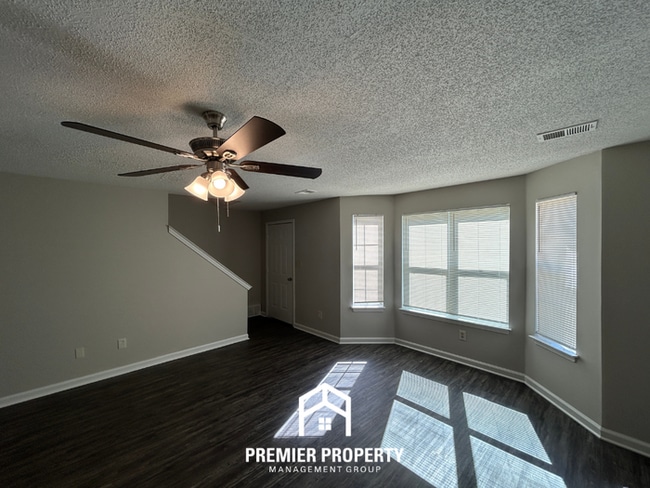 Foto del edificio - 7610 Bridlewreath Rd.