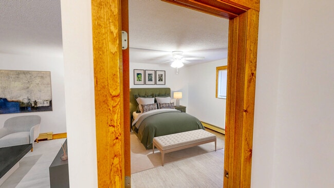 Bedroom - 107 W Lawrence Ave