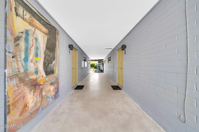 Building Photo - 6221 N 13th Pl