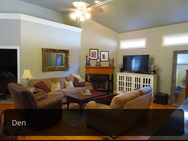 Building Photo - 117 Flagg Pl