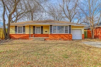 Building Photo - 510 Meadow Park Dr