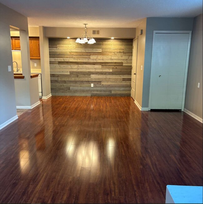 Foto del edificio - 173 Pinewood Cir