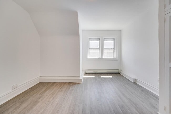 Building Photo - 304 Fulton Ave