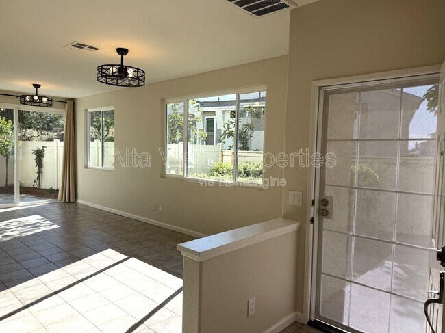 Building Photo - 11877 Spruce Run Dr