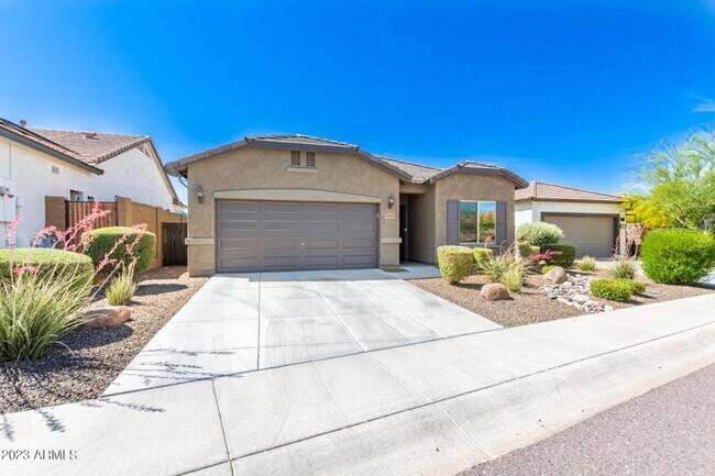Foto del edificio - 1649 W Straight Arrow Ln