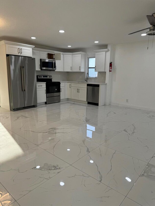 Foto principal - 4160 NW 21st St