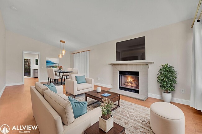 Building Photo - Gated Cimarron 3 Bed/ 2 Bath Home with Garage & Community Amenities