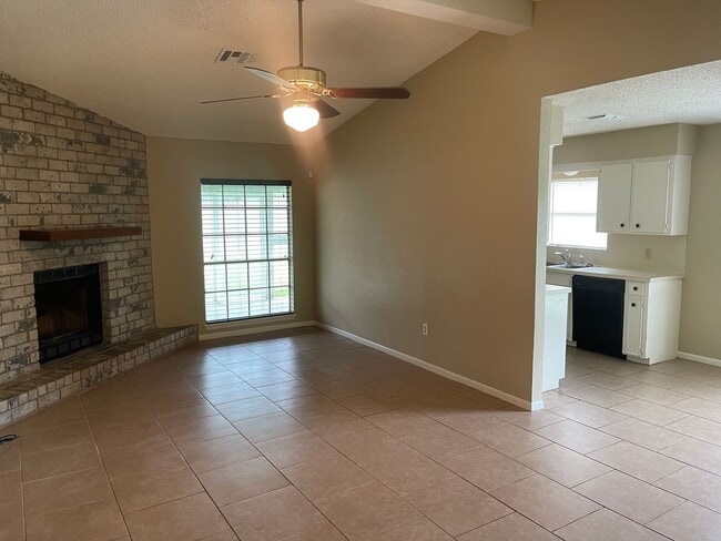 Building Photo - Great home Located in the hart of Flour Bluff. Walking distance to Flour Bluff schools