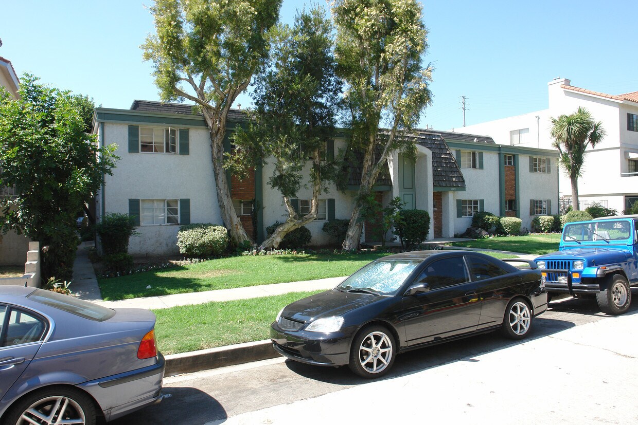 Primary Photo - 10966-10970 Bluffside Dr