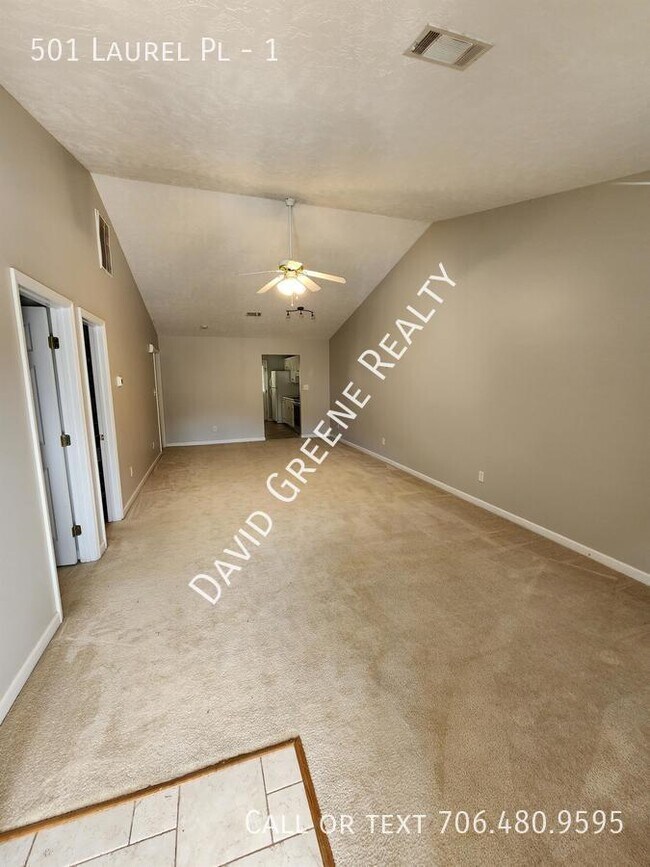 Foto del edificio - 501 Laurel Pl