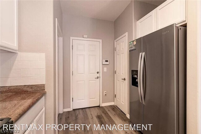 Foto del edificio - 3 br, 2.5 bath House - 4413 PENGUIN AVE