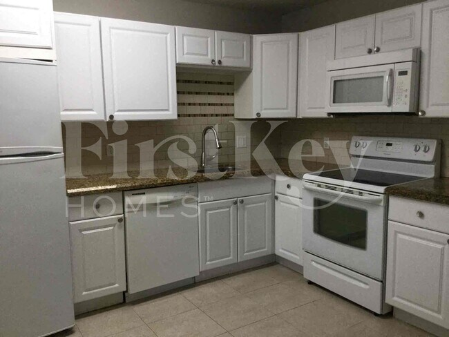 Foto del edificio - 3549 SW 16th St