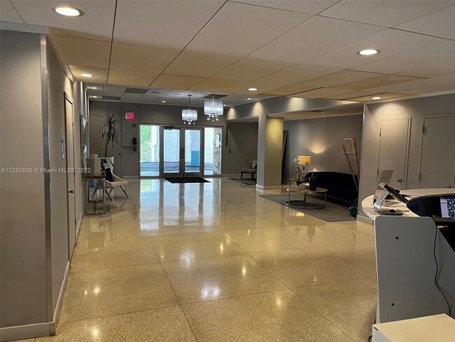 Building Photo - 1250 West Ave