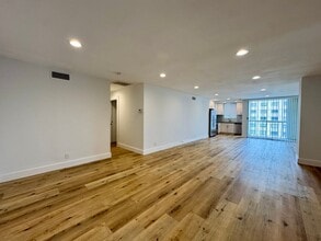 Building Photo - 10751 Wilshire Blvd