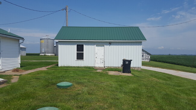 She Shed/Man Cave Storage - 14781 Airport Rd