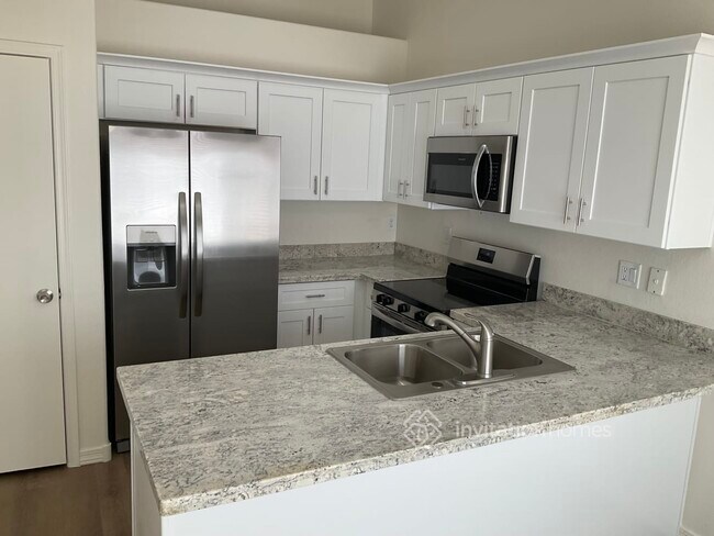 Foto del edificio - 668 N Terrace Rd