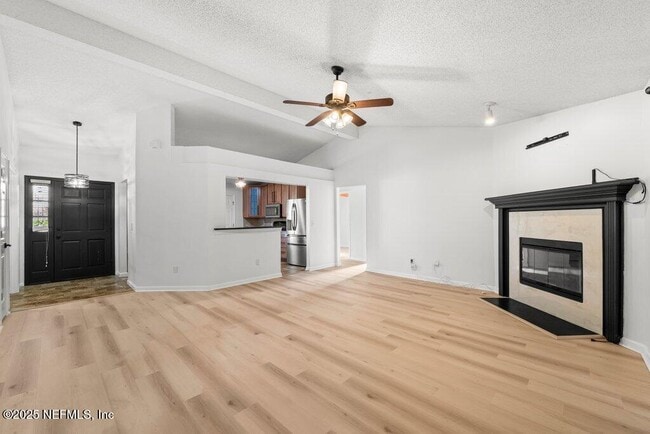 Foto del edificio - 11434 Wandering Pines Ln