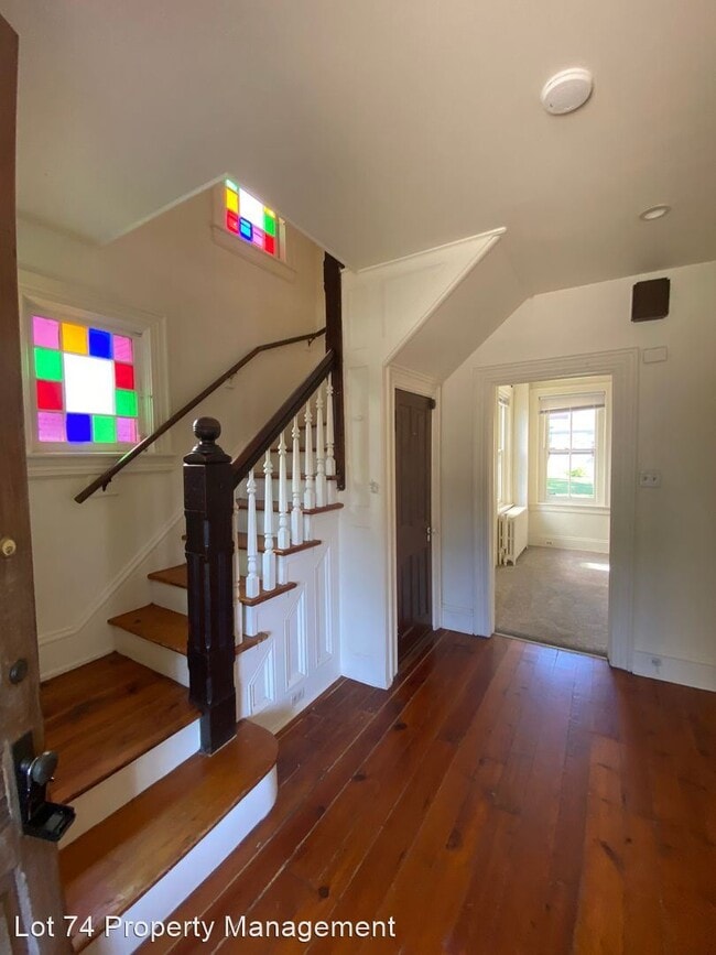Building Photo - 3 br, 1 bath House - 24 W. Elizabeth Ave.