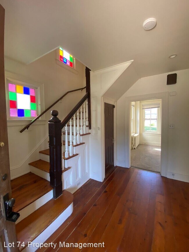 Foto del edificio - 3 br, 1 bath House - 24 W. Elizabeth Ave.