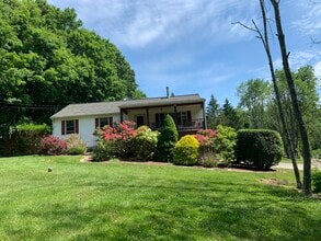 Building Photo - 108 Maple Rd