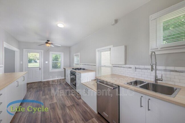 Foto del edificio - 1314 Beechwood St NE