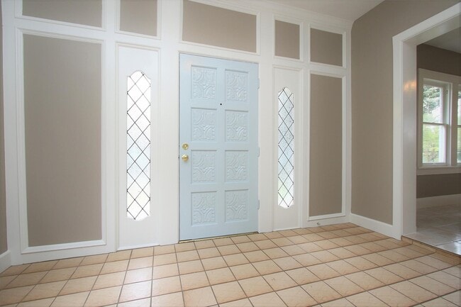 Building Photo - 1127 Walling St