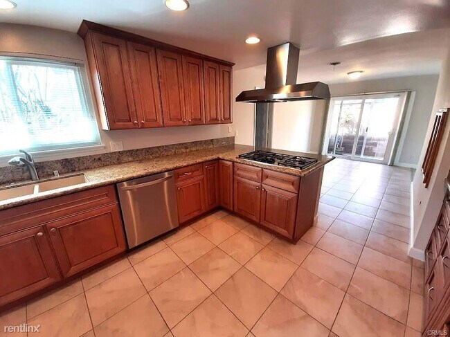 Building Photo - 4 br, 2 bath House - 926 S Chantilly St