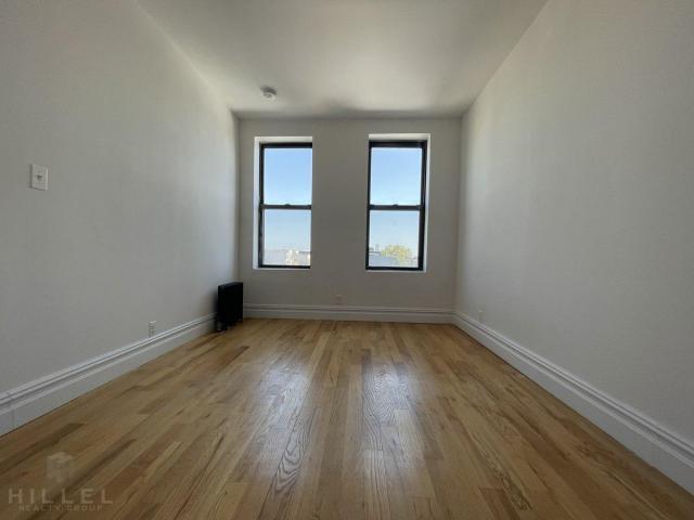 Building Photo - 1 bedroom in ASTORIA NY 11105