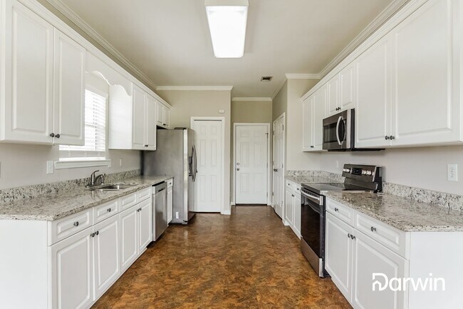 Foto del edificio - 700 Waterford Ln
